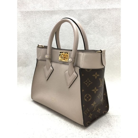 Louis Vuitton On My Side PM Monogram Leather Handbag - Picture 2 of 6
